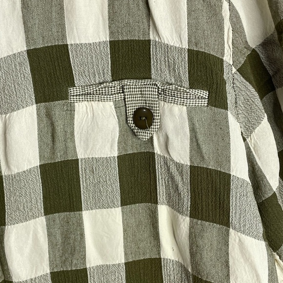 Wayne Diamond Designs Womens Size 1XL 100% Chiffon Green & Ivory Button Up - Picture 3 of 8